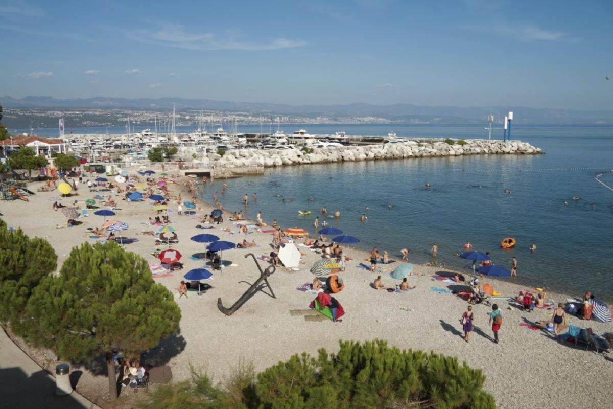 Apartman Vida Icici Bagian luar foto