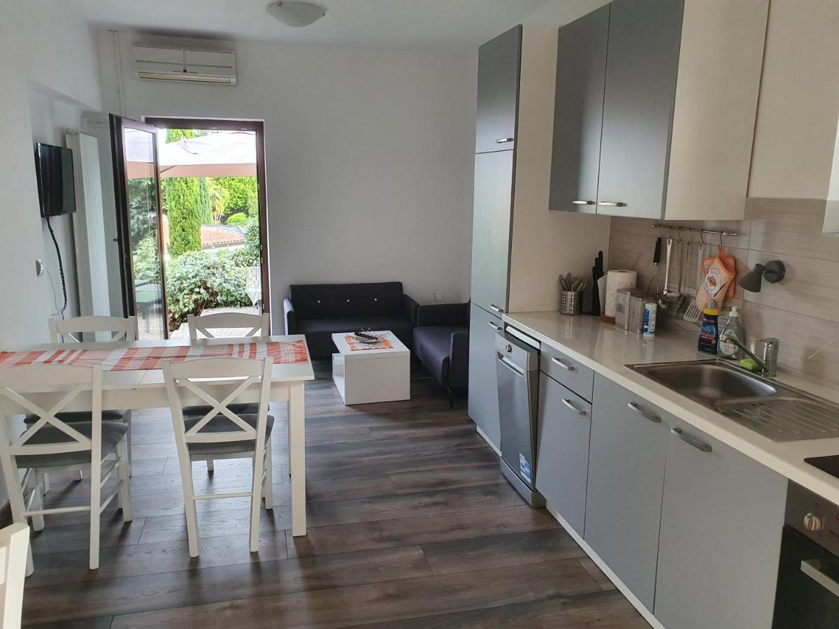 Apartman Vida Icici Bagian luar foto