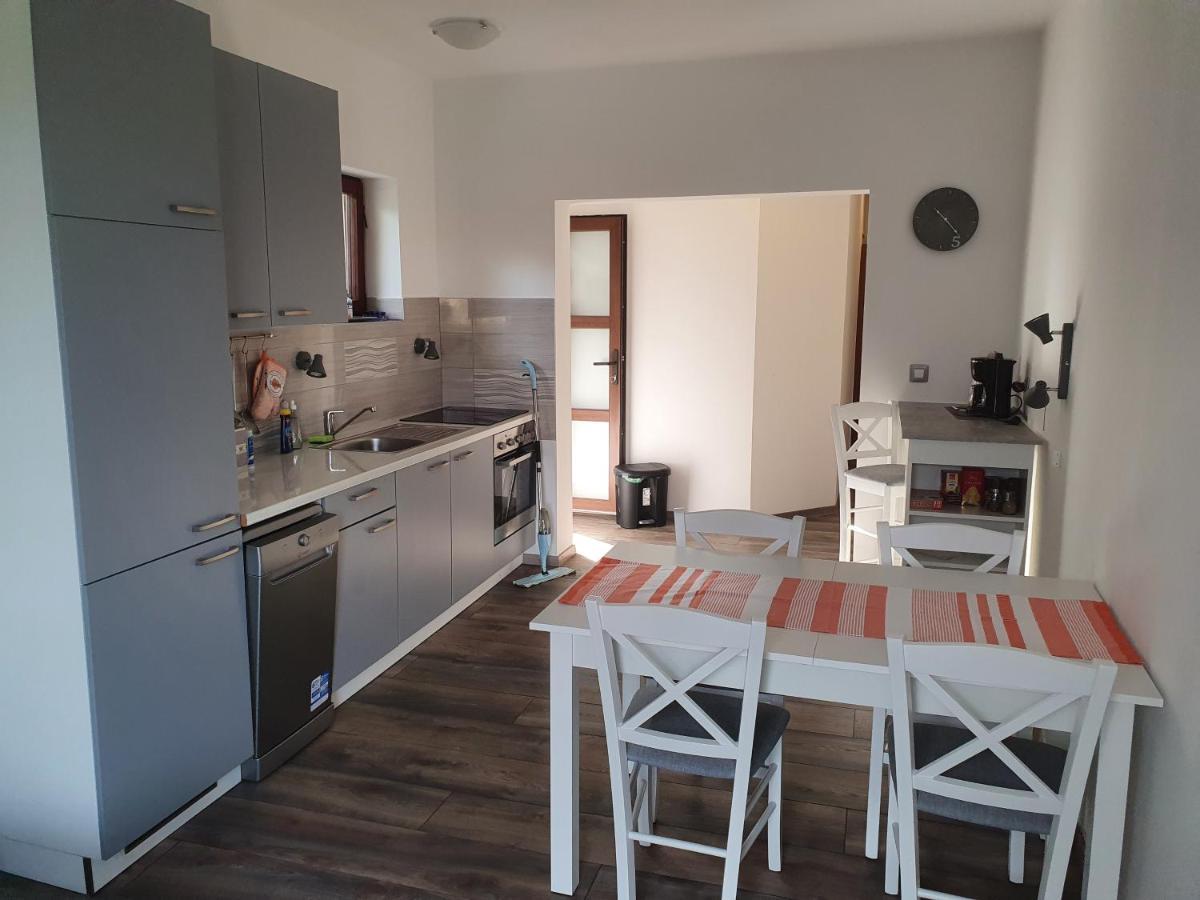Apartman Vida Icici Bagian luar foto