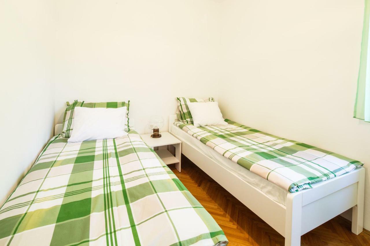 Apartman Vida Icici Bagian luar foto